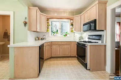 24 Jerome Avenue, Glen Rock, NJ 07452 - Photo 12