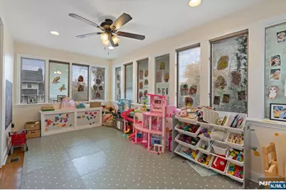 74 Kipp Avenue, Hasbrouck Heights, NJ 07604 - Photo 8