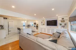 466 Franklin Ave, Hasbrouck Heights, NJ 07604 - Photo 6