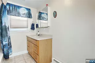 52 Rosedale Ave, Elmwood Park, NJ 07407 - Photo 14