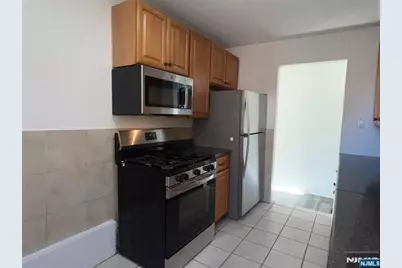 10 Hilliard Avenue 4 #4, Edgewater, NJ 07020 - Photo 4