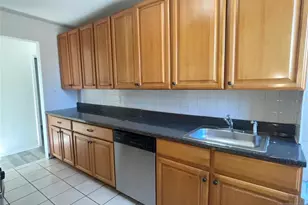 10 Hilliard Ave 4, Edgewater, NJ 07020 - Photo 4