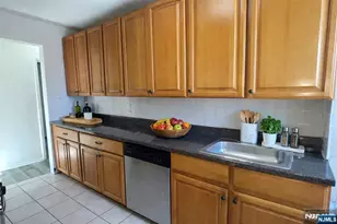 10 Hilliard Ave 4, Edgewater, NJ 07020 - Photo 14