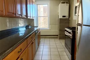 10 Hilliard Ave 4, Edgewater, NJ 07020 - Photo 2