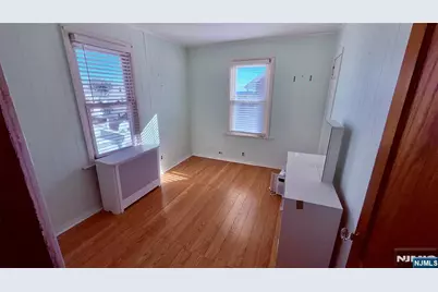 116 Dumont Avenue, Clifton, NJ 07013 - Photo 8