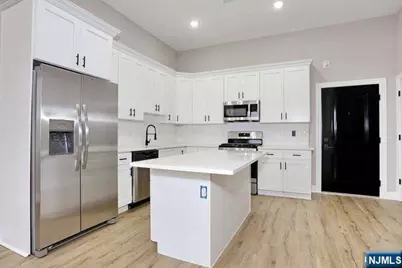 385 Passaic Avenue 6 #6, Lodi, NJ 07644 - Photo 10