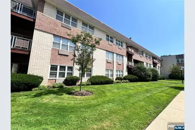 1111 River Road D5 #D5, Edgewater, NJ 07020 - Photo 2