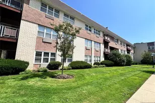 1111 River Road D5, Edgewater, NJ 07020 - Photo 2