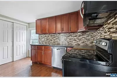 70 Sherman Avenue, Newark, NJ 07114 - Photo 22