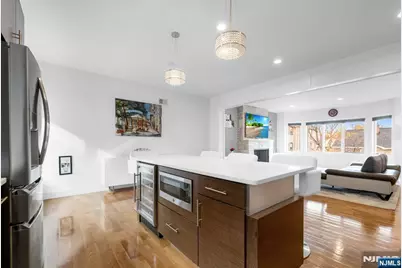 807 Edgewood Lane B #B, Fort Lee, NJ 07024 - Photo 4