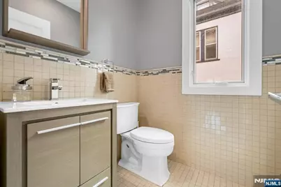 807 Edgewood Lane B #B, Fort Lee, NJ 07024 - Photo 14