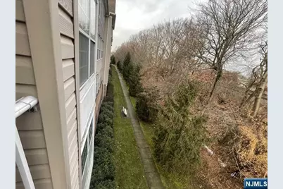 132 Cory Lane 132 #132, Elmwood Park, NJ 07407 - Photo 20