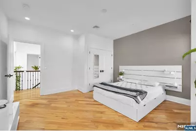 44 Marquis Court 44 #44, Edgewater, NJ 07020 - Photo 40