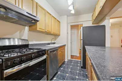 2160 Center Avenue 5N #5N, Fort Lee, NJ 07024 - Photo 12