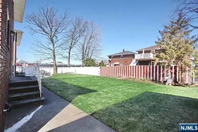 611 Kingsland Avenue, Lyndhurst Township, NJ 07071 - Photo 20