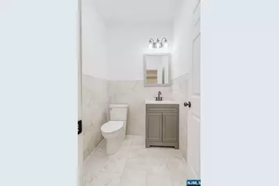 85 Myrtle Avenue, Jersey City, NJ 07305 - Photo 20