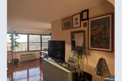 2352 Linwood Avenue 7G #7G, Fort Lee, NJ 07024 - Photo 6
