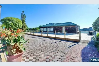 200 Grand Cove Way 5N #5N, Edgewater, NJ 07020 - Photo 12