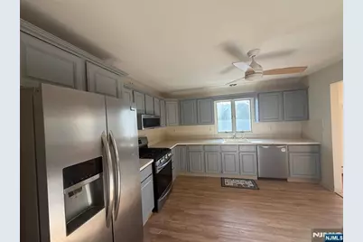 25 Elm Avenue 2 #2, Fairview, NJ 07022 - Photo 10