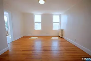 154 Undercliff Ave 5, Edgewater, NJ 07020 - Photo 2