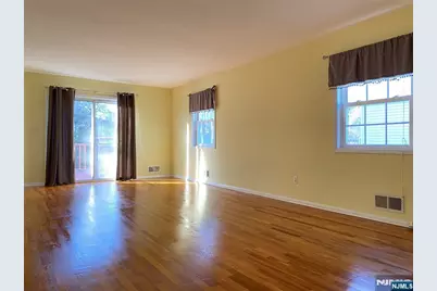 32 Davenport Avenue, Tenafly, NJ 07670 - Photo 2