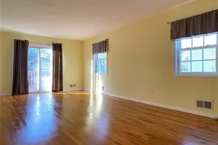 32 Davenport Ave, Tenafly, NJ 07670 - Photo 2