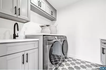 285 Wayne Avenue, River Edge, NJ 07661 - Photo 38