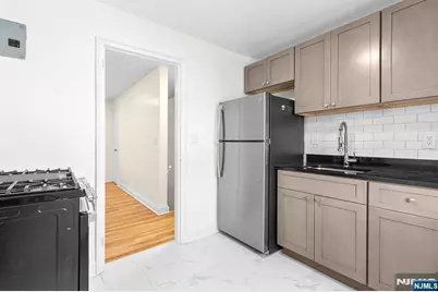 28 Sheffield Avenue B17 #B17, Englewood, NJ 07631 - Photo 4