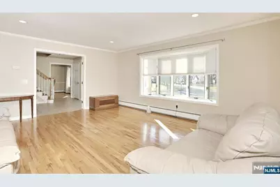 602 Mill Run, Paramus, NJ 07652 - Photo 14