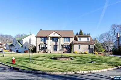 602 Mill Run, Paramus, NJ 07652 - Photo 6