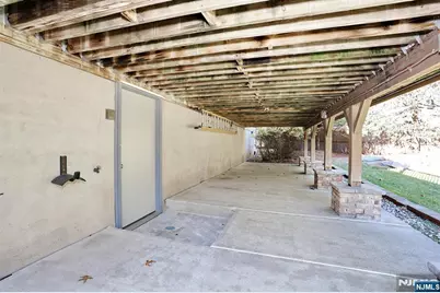 602 Mill Run, Paramus, NJ 07652 - Photo 46