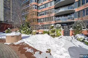 100 Carlyle 4En, Cliffside Park, NJ 07010 - Photo 14