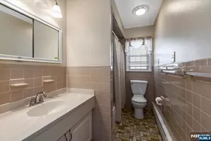 64 Gilbert Ave, Elmwood Park, NJ 07407 - Photo 10