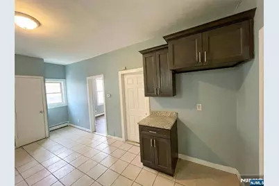339 Howe Avenue 2 #2, Passaic, NJ 07055 - Photo 4