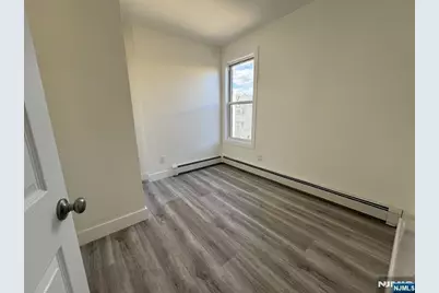 7 Franklin Avenue 5 #5, Harrison, NJ 07029 - Photo 2