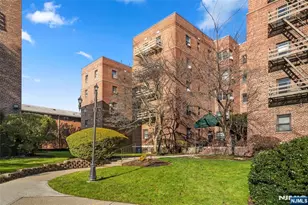 2337 Hudson Terrace C11, Fort Lee, NJ 07024 - Photo 22