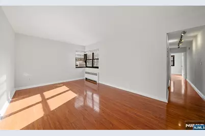 2337 Hudson Terrace C11 #C11, Fort Lee, NJ 07024 - Photo 6