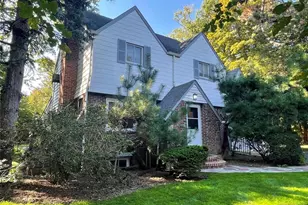 1 Grange Ct, Teaneck Township, NJ 07666 - Photo 2