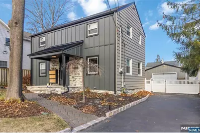 31 Sherman Avenue, Hawthorne, NJ 07506 - Photo 2