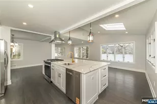 86 Lake W Dr, Wayne, NJ 07470 - Photo 10