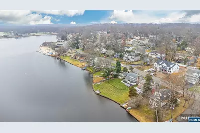 86 Lake W Drive, Wayne, NJ 07470 - Photo 32