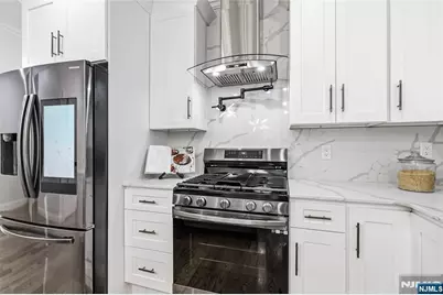 865 Summit Avenue 1 #1, Jersey City, NJ 07307 - Photo 8