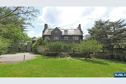 394 E Palisade Avenue, Englewood, NJ 07631 - Photo 2