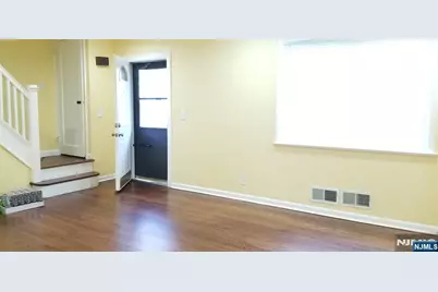 374 E Midland Avenue, Paramus, NJ 07652 - Photo 4