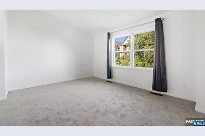 130 Panorama Drive, Edgewater, NJ 07020 - Photo 10