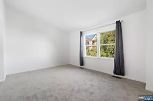 130 Panorama Dr, Edgewater, NJ 07020 - Photo 10