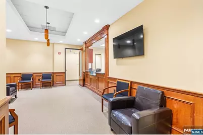 246 Hamburg Turnpike 305F #305F, Wayne, NJ 07470 - Photo 6