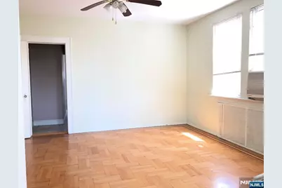808 Fairview 2 #2, Fort Lee, NJ 07024 - Photo 4
