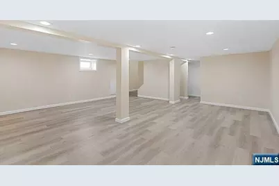 15 Bredder Court, Elmwood Park, NJ 07407 - Photo 20