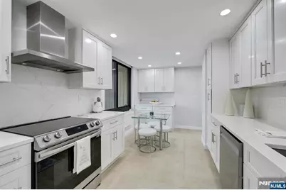 300 Winston Drive C0910 #C0910, Cliffside Park, NJ 07010 - Photo 10